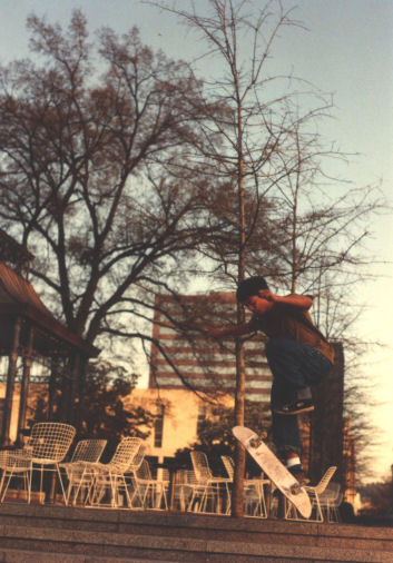 Fred Olande flips at Linn Park