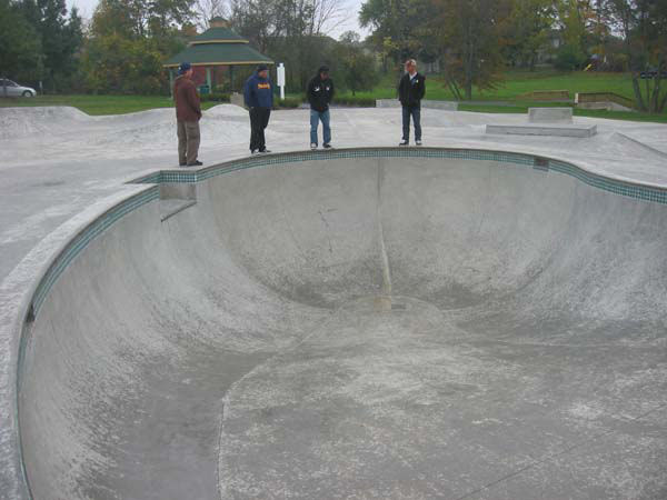 Powell Skatepark pool...too wet to skate