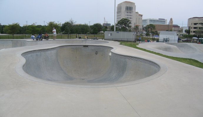 Sarasota Skatepark pool (made like a real backyard pool!)