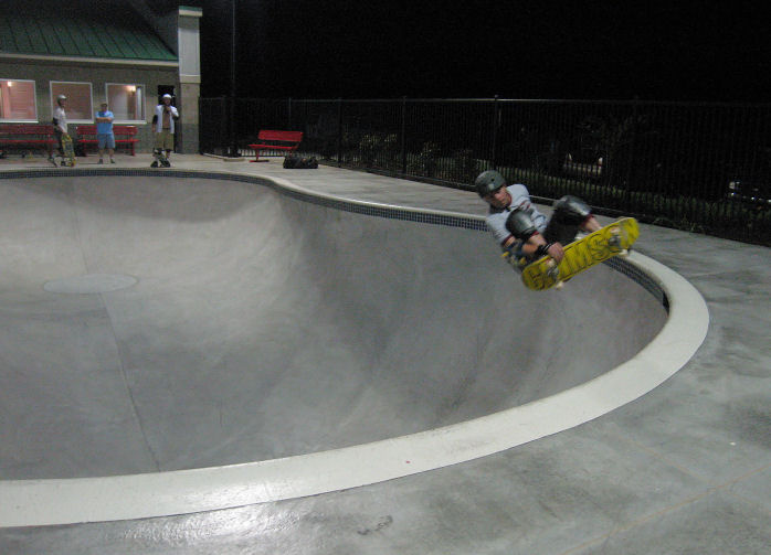 Pete slobs a frontside air