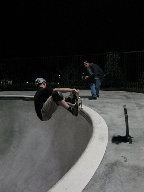 Zack frontside in front of the tombstone