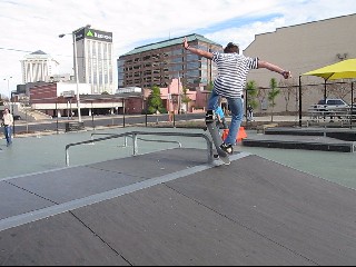 Danny pole jams into a 50-50 rail ride (880 Kb WMV video)