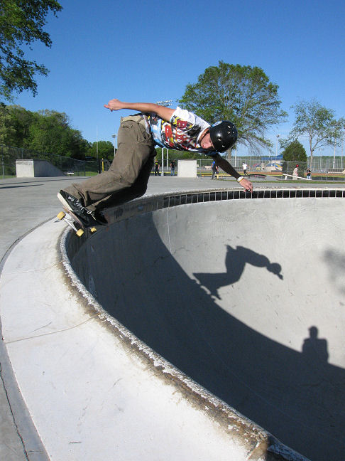 Gonzo from Cullman ripping the bowl